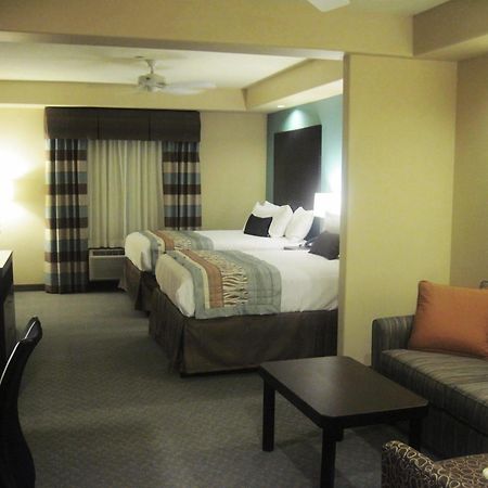 Best Western Plus Midland Suites Номер фото
