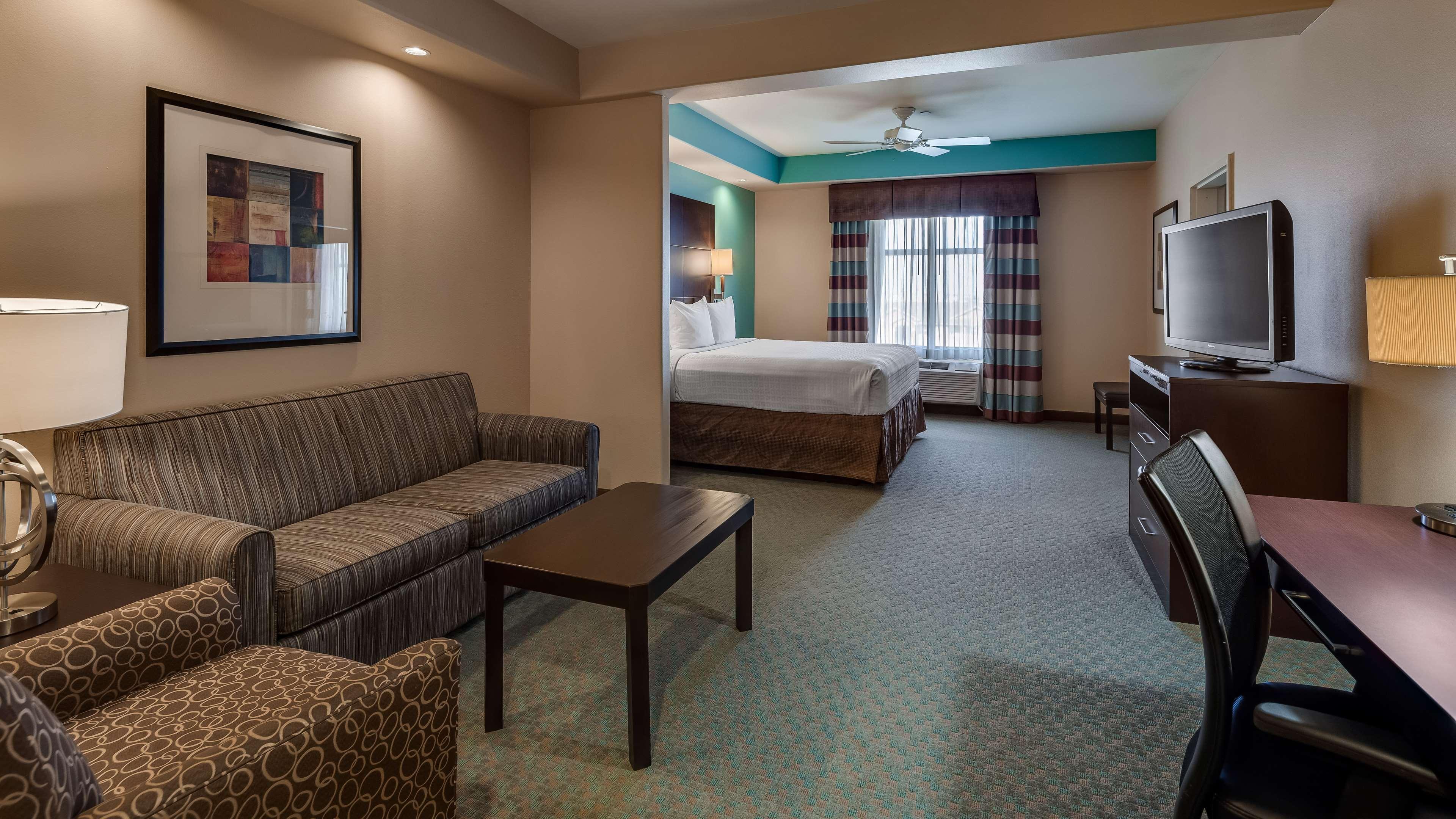 Best Western Plus Midland Suites Экстерьер фото