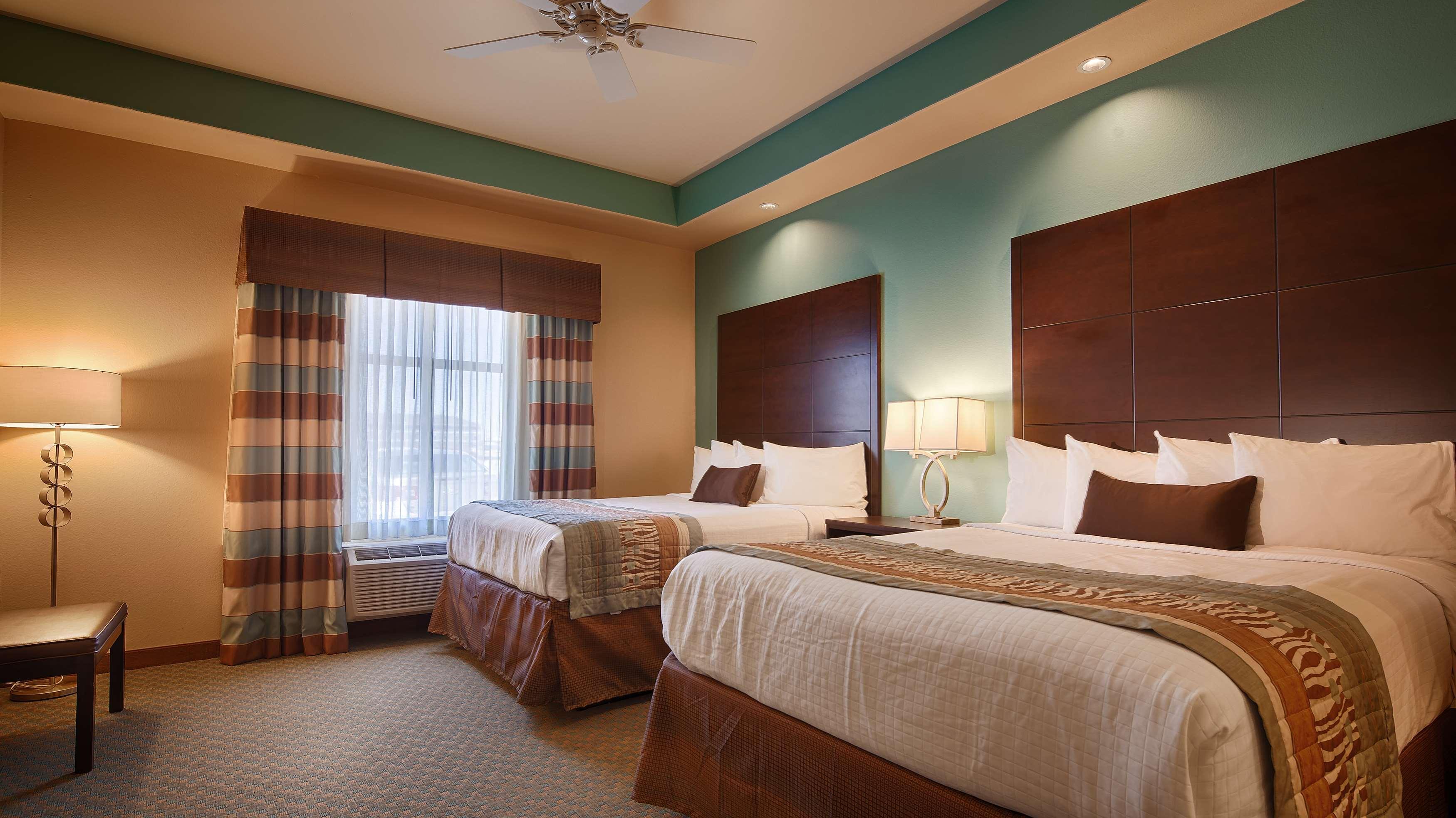 Best Western Plus Midland Suites Экстерьер фото