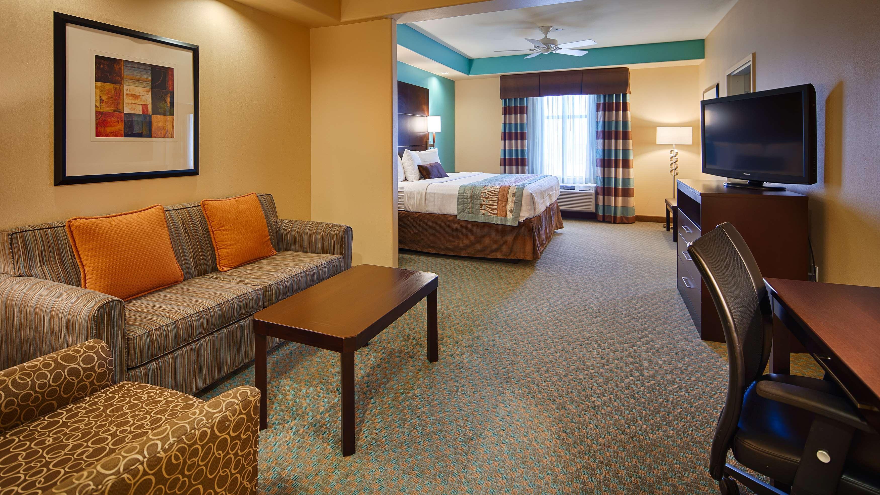 Best Western Plus Midland Suites Экстерьер фото