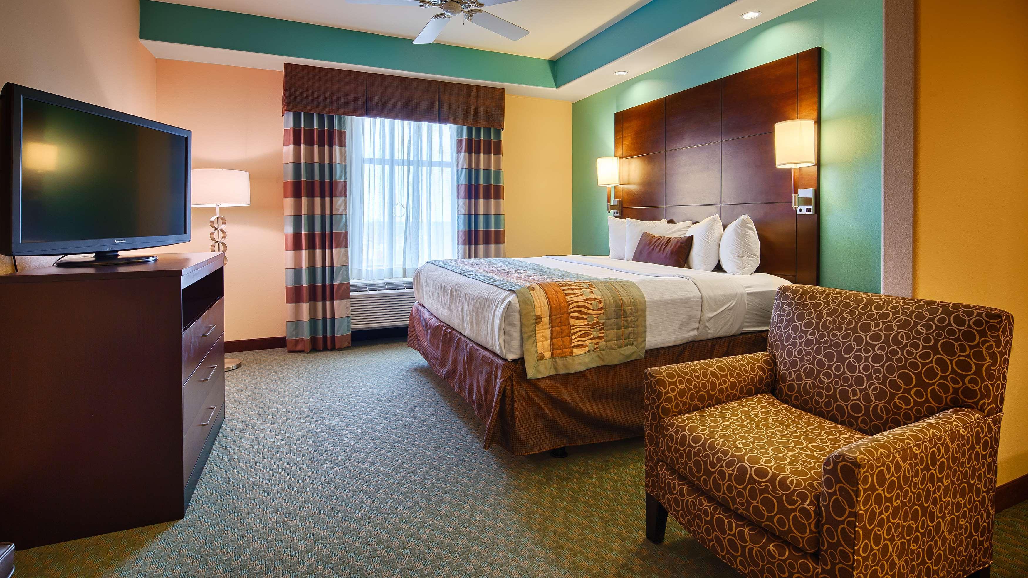 Best Western Plus Midland Suites Экстерьер фото