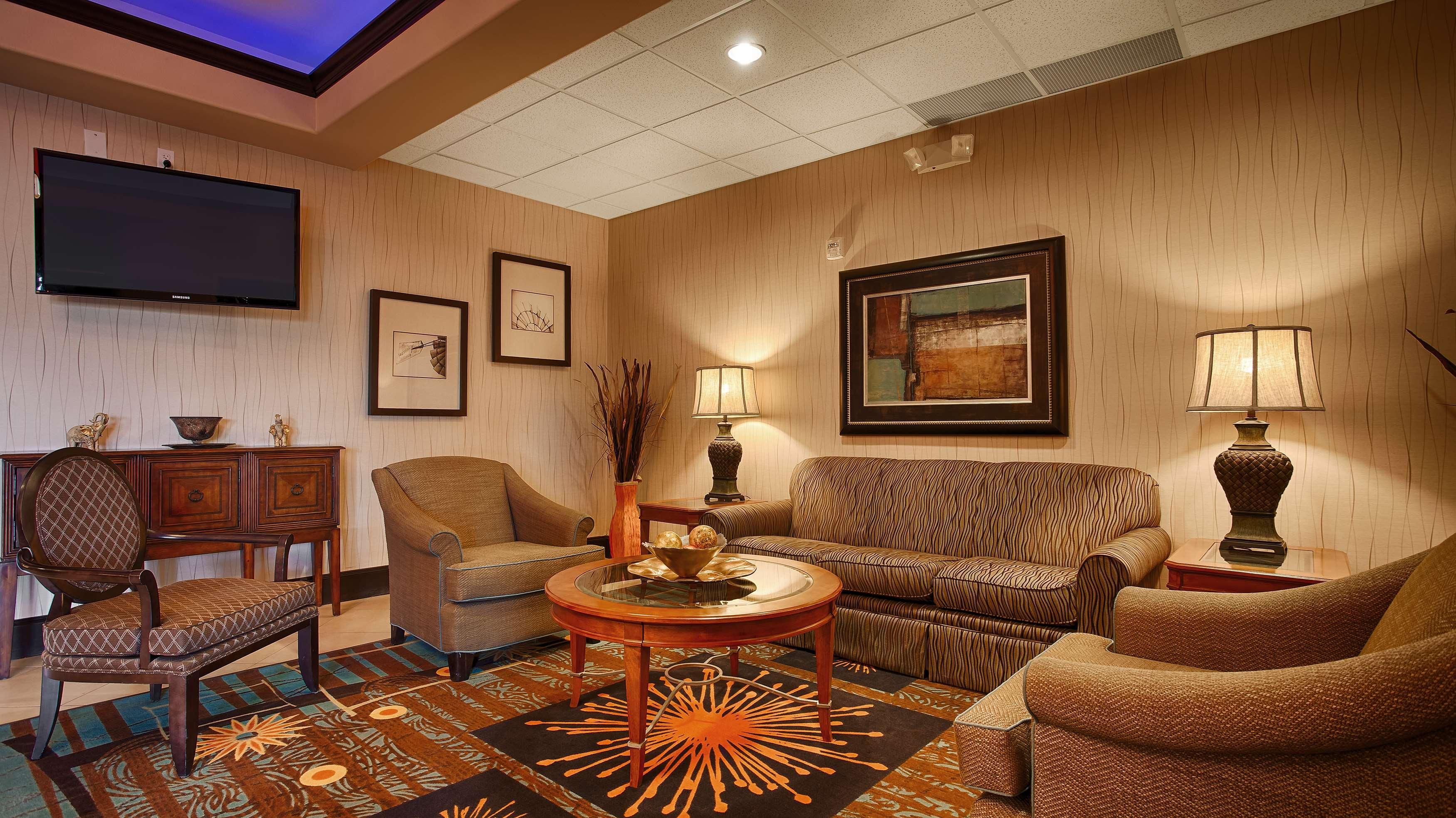 Best Western Plus Midland Suites Экстерьер фото