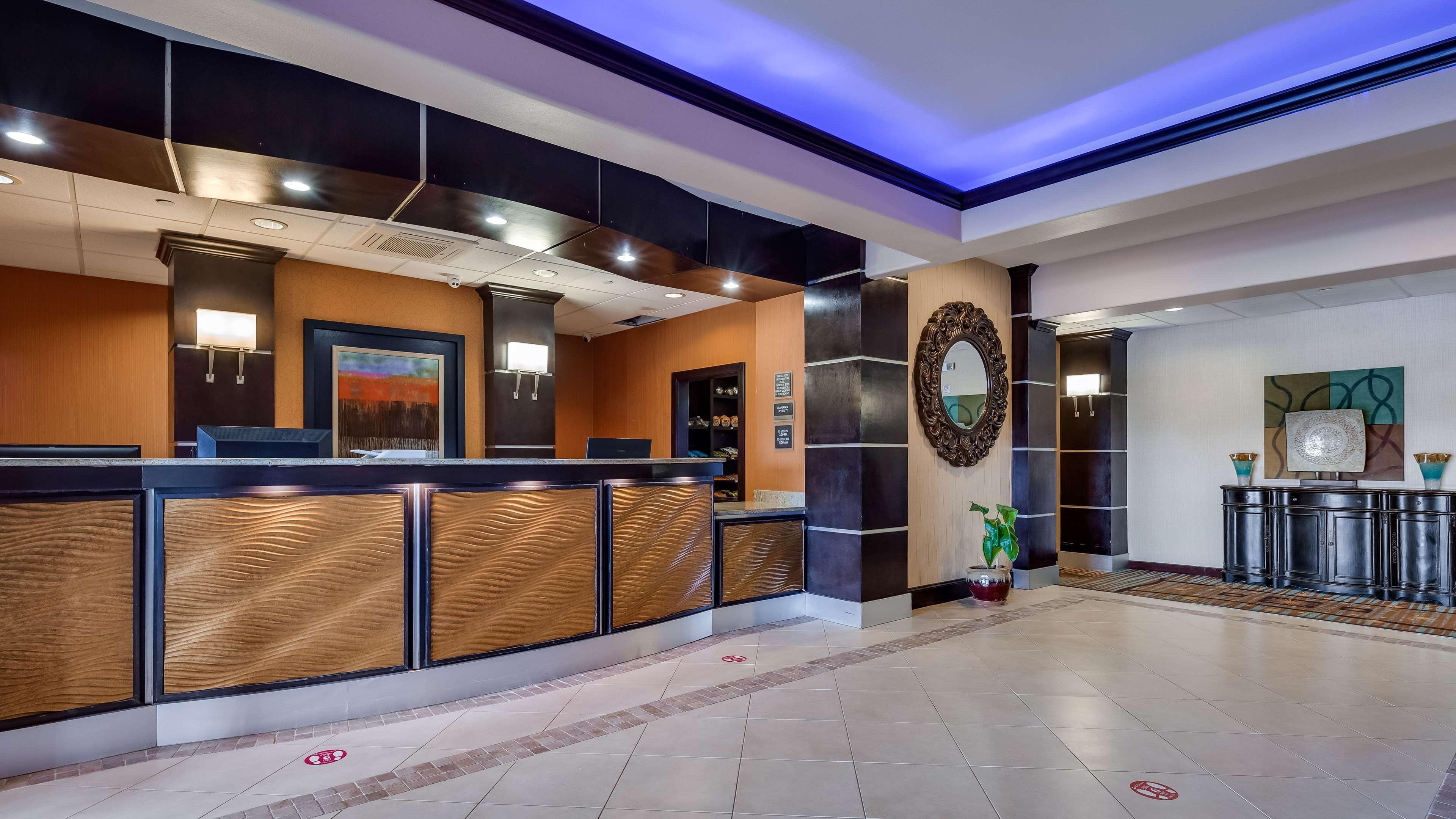 Best Western Plus Midland Suites Экстерьер фото