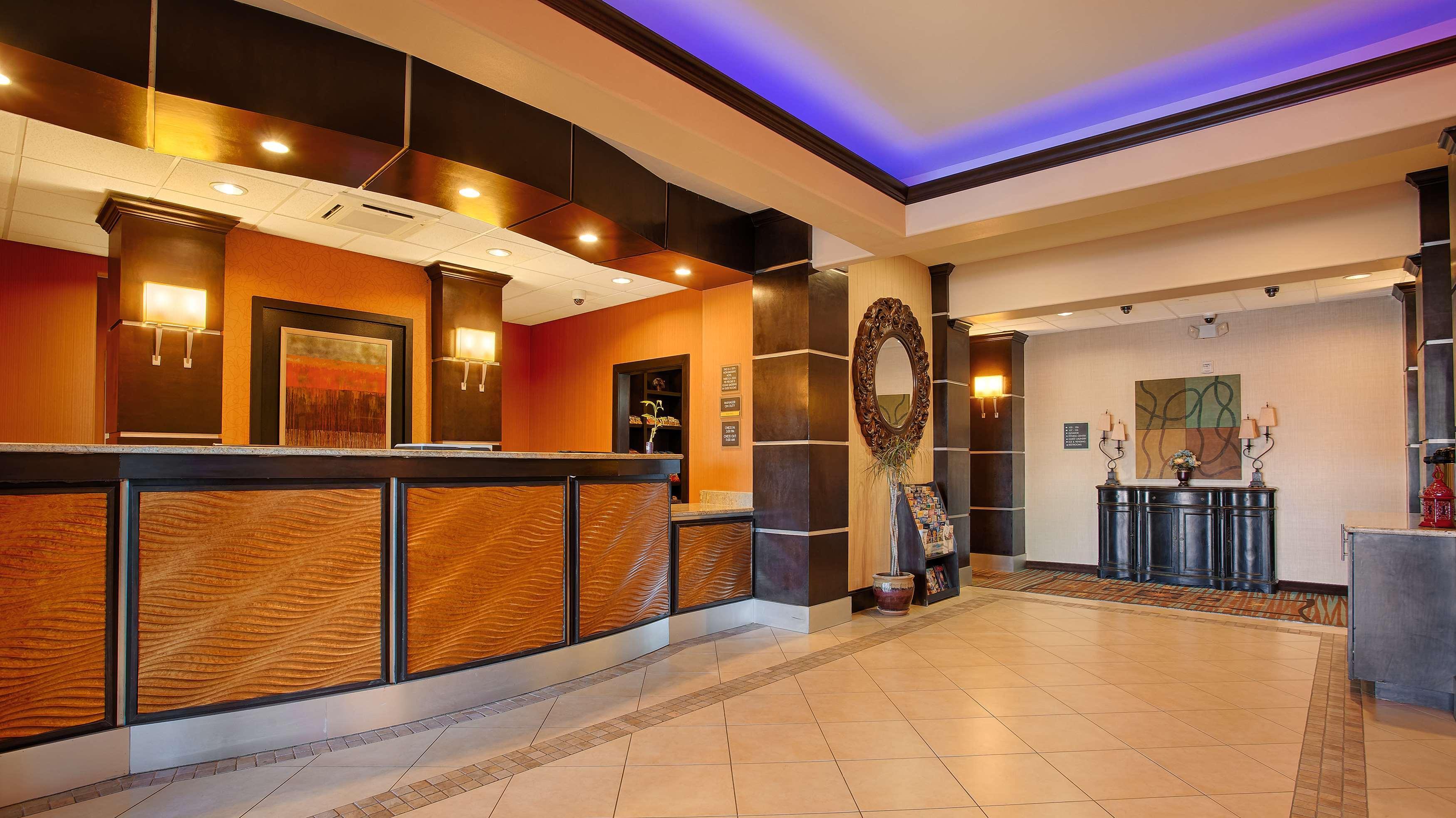 Best Western Plus Midland Suites Экстерьер фото