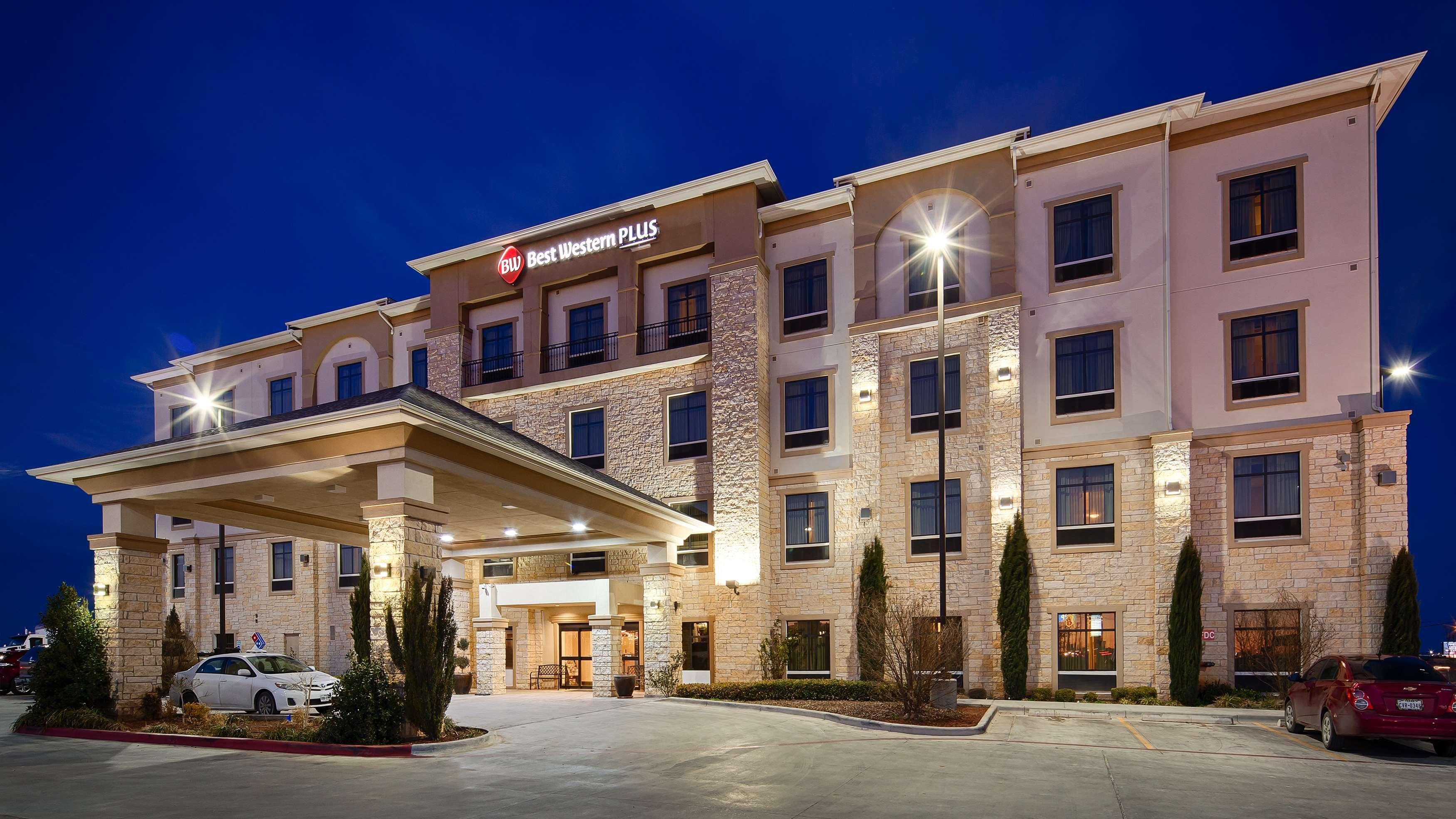 Best Western Plus Midland Suites Экстерьер фото