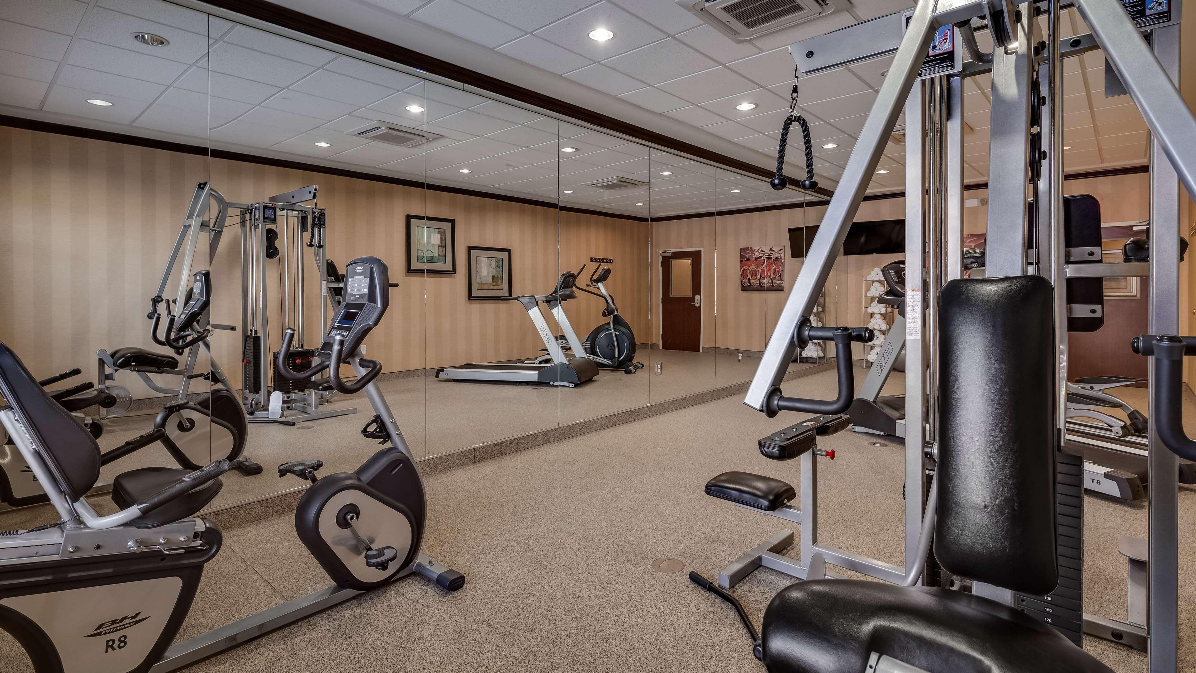 Best Western Plus Midland Suites Экстерьер фото
