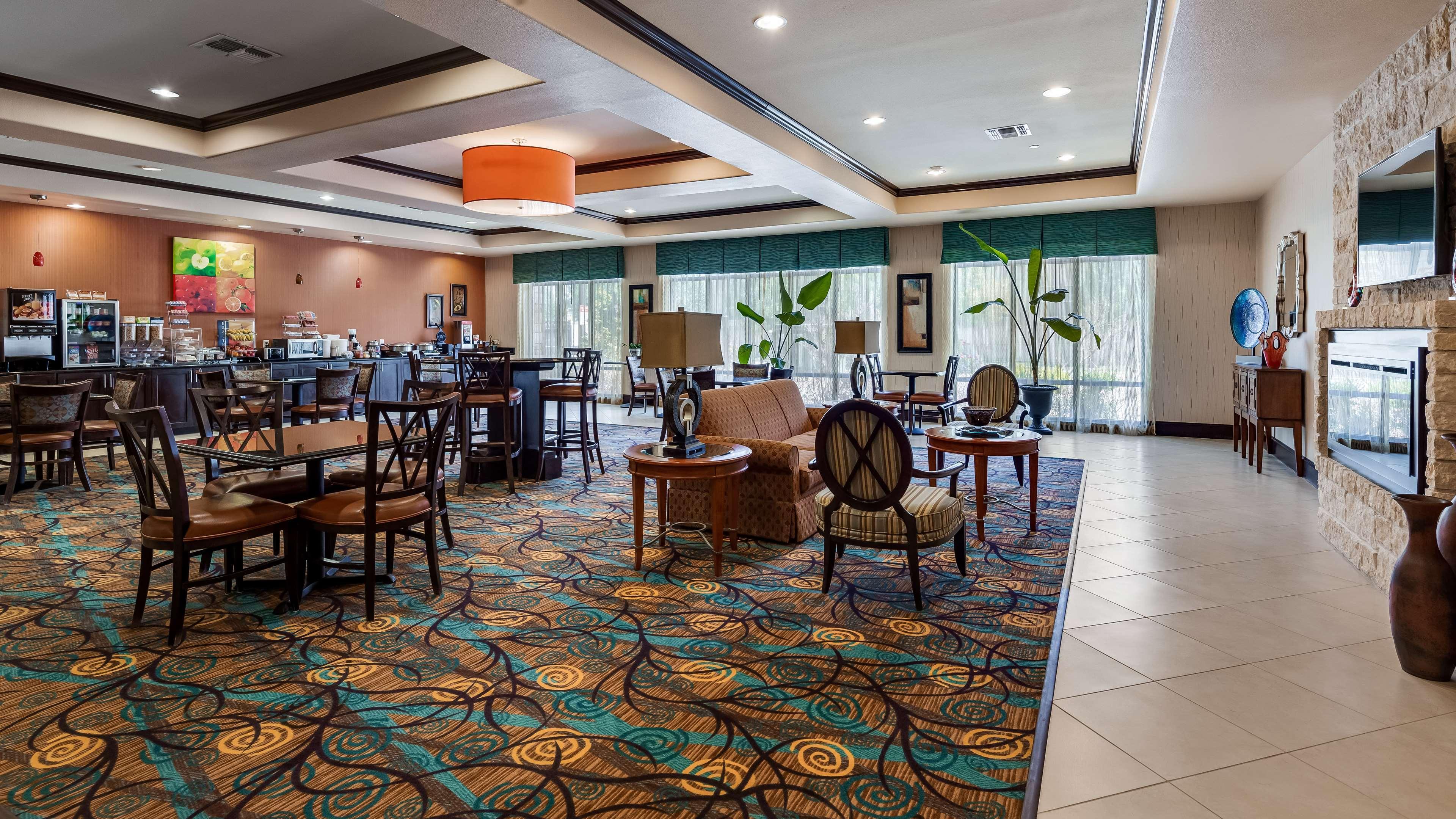 Best Western Plus Midland Suites Экстерьер фото