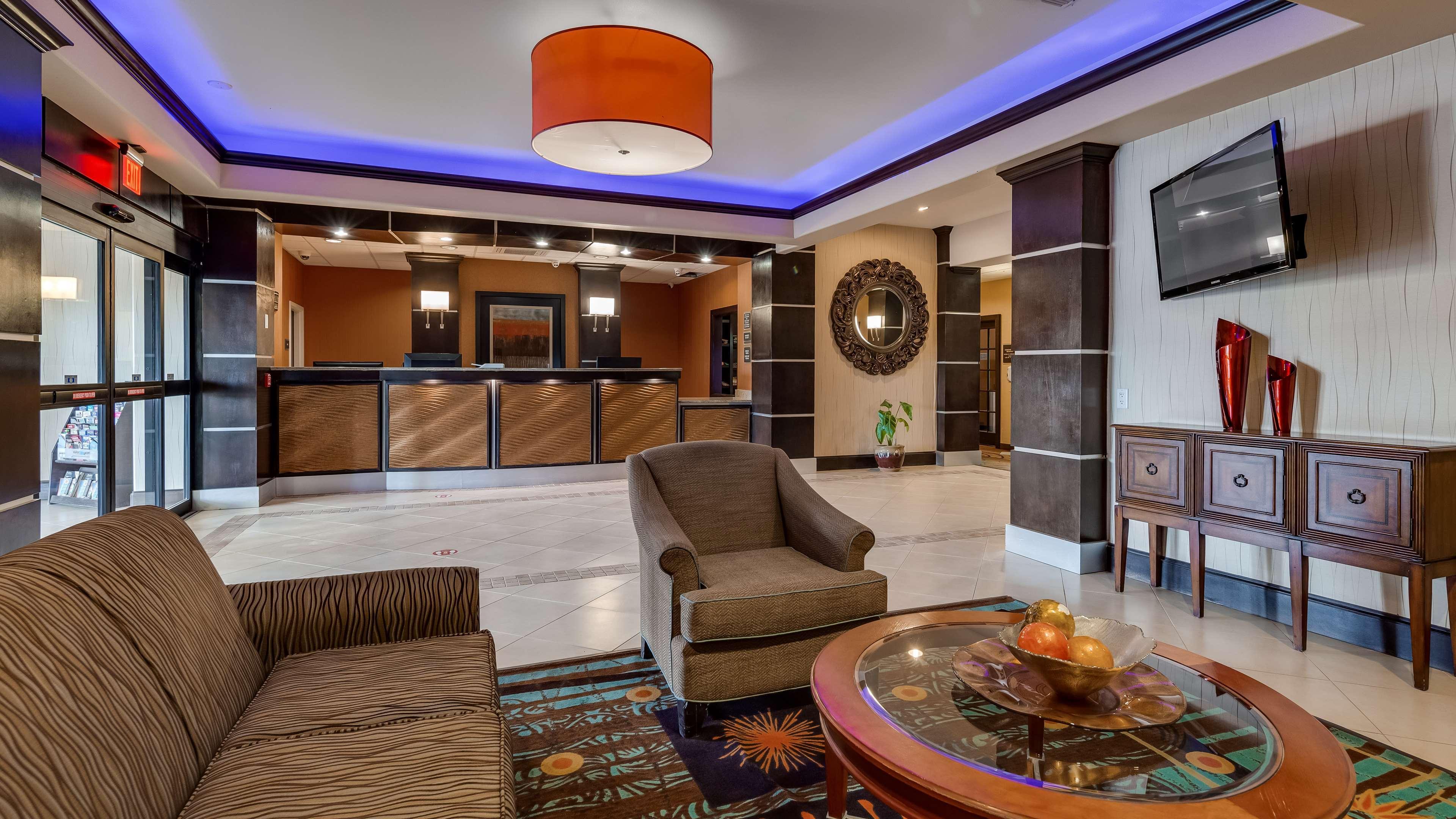 Best Western Plus Midland Suites Экстерьер фото